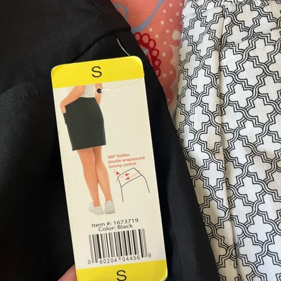 BUNDLE! 2 tennis skirts with pockets - Picture 3 of 9